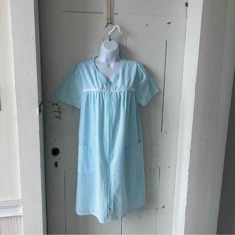 Adonna Sleepwear Light Weight Zip up Robe